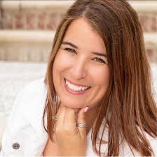 Kelly Marquez's Instagram, Twitter & Facebook