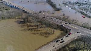 04:52 flood video from south of cypress creek, cypress creek, and deer creek. Tennessee River Flood Feburary 2019 Pickwick Dam Coffee Landing Road Next To Us 64 1080p Version Youtube
