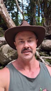 The bond between identical twins is wild! Sienna went back to daycare  today. Cosette had a home day! I think they missed each other a bit! 🤣