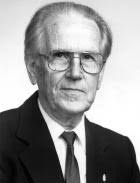 Sotilasvamma-asiat Kunniamerkkejä yli 400 henkilölle sivut 8–9 Arvot  arvioitavina Tammenlehvän Perinneliiton seminaarissa s