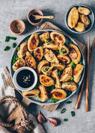 Dumplings sind kleine teigtaschen, die gedämpft oder frittiert werden. I Pinimg Com Originals E3 Db 4e E3db4ebceb13d24
