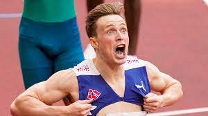 Karsten warholm tok seg kontrollert vidare frå forsøket på 400 meter hekk i ol. Oal9vbohu6g8vm