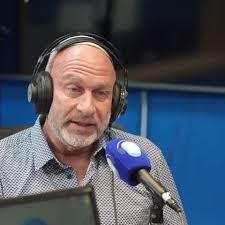 Redécouvrez l'interview de Eric @eguedj, le PDG de @comacom_immobilier sur  la chaine A+ animée en direct par Stephane Calvo dans l'émission BEYAHAD.,  Eric nous parle de l'Alya, des demandes qu'ils ...