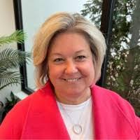 Tracey Bowler's Instagram, Twitter & Facebook