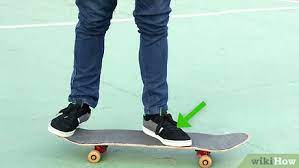 How to ride a skateboard. 3 Ways To Balance Yourself On A Skateboard Wikihow