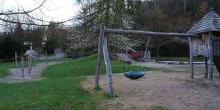 Dieser wunderschöne spielplatz befindet sich im gleichnamigen wohngebiet zwischen dem ziegelhüttenweg und der wolftalschule. Spielplatz Dinglinger Matte Lahr Sulz Spielplatz Outdooractive Com