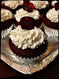 Birthday Cupcake Ideas For Boyfriend Fender Guitar Pick Cupcakes I Made For My Boyfriends Birthday Sweets Treats Cake Decorating Cupcake Cakes