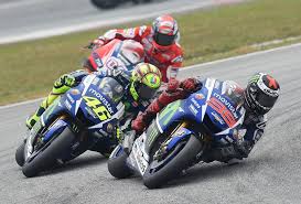 Motor Valentino Rossi Dari Kelas Cc Dan Konstruktor Terbaik Valentino Rossi Yamaha Motogp Motogp Rossi