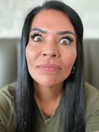 My girl Nadine Willis and I decided to see who wore crazy girlfriend look  better 😅😂