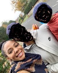 Samantha Daugherty's Instagram, Twitter & Facebook