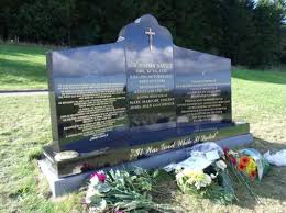 I Keep Seeing This Pinned As Princess Diana S Head Stone Which It Is Not Princess Diana Funeral Princess Diana Family Princess Diana Grave