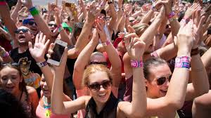 Különleges karácsonyi ajándékkal készült a strand fesztivál: Strand Fesztival 2021