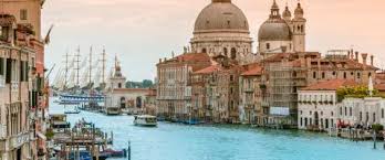 Measures first imposed in italy a year ago seemed shocking at first but soon became the new normal across the continent Tout Savoir Sur L Italie Touring