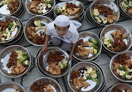 Berikut ini 6 jenis makanan haram yang tidak boleh dimakan oleh umat muslim. Perintah Makan Makanan Yang Halal Dan Baik Surat Al Baqarah Ayat 168 171 Suara Muhammadiyah