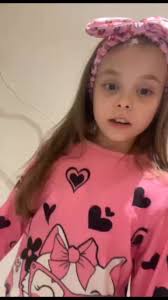 Ezekért is hálás vagyok a munkám miatt🙏 Ilyen igazi szeretetet nem sok  munkahelyen adnak neked🥰🥰😍 Sok boldogságot pici Hercegnő👑, I am also  grateful for these things because of my work🙏 Such true love ...