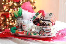 These easy gift basket ideas are inexpensive and tasteful including tips, specific themes and easy mix recipes for great and inexpensive gifts! Coffee Gift Baskets Idea For The New Keurig 2 0 Owner