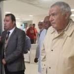 صور.. محافظ الأقصر وقيادات مستشفى
