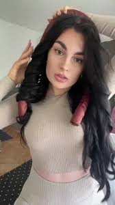 Laura Gavaldova Vlasy