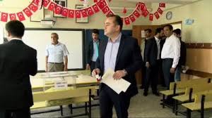 Mehmet ağar'ın yerine oğlu tolga ağar'ın özbek'in listesine alınabileceği de bazı kaynaklarca ifade ediliyor. Mehmet Agar In Oglu Tolga Agar Oyunu Kullandi
