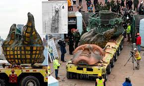 Statue Of Liberty S Original 3 600lbs Torch Moved To New Museum Site Daily Mail Online