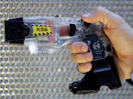 Want to own the same taser® guns used by police across the u.s.? Elektroschocker Aus Amerika Schlussel Lippenstift Und Taser Kriminalitat Faz