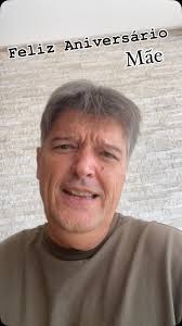 Viva os 80 anos da dona Iara.