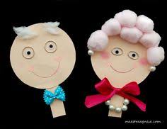 El problema surge cuando pasan largas horas con los niños. 18 Ideas De Abuelitos En 2021 Dia Del Abuelo Manualidades Escolares Manualidades Para Ninos