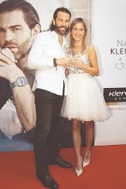 Modelka veronika kopřivová (29), bývalá partnerka legendy českého hokeje jaromíra jágra (48), se snaží v době vládních opatření trávit čas v přírodě a udržovat. Veronika Koprivova Nemuze Otehotnet Nasehvezdy Cz