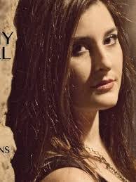 Janis Oliver's Instagram, Twitter & Facebook