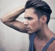 Bakımı zor, kullanımı zahmetli olsa da, kimi erkeklerin saçlarını uzun kullanmayı tercih ettiğini görüyoruz. En Iyi Erkek Sac Modelleri Sac Kesimleri 2019 2020 Topuzsacmodelleri Com