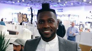 Pittsburgh steelers wide receiver antonio brown is making the rounds at the super bowl this. Antonio Brown Names His Haircut The Lego Cbs Pittsburgh