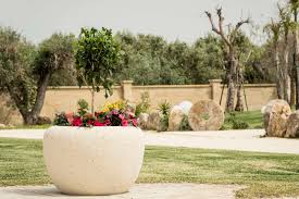 Here, we are really in an urban garden. Troisio Cementi Arredo Urbano In Cemento Panchine In Cemento