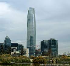 Costanera center é um shopping grande e com muitas opções de tudo! Torre Costanera The Skyscraper Center