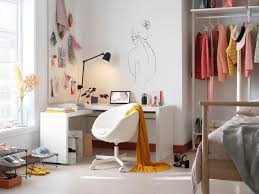 Schlafzimmer Mit Integriertem Arbeitsplatz In 2020 Schreibtisch Im Schlafzimmer Zimmer Wohnzimmer Ideen Wohnung