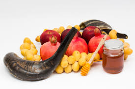 Rosh hashanah, literally meaning head of the year, is the jewish new year. Gotovimsya K Rosh Ha Shana Vse Tradicii I Simvoly Evrejskogo Novogo Goda