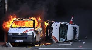 Gilets jaunes 19 novembre 2018. Le Gilet Jaune Suspecte De L Incendie D Un Vehicule De Police Comparaitra Le 19 Decembre Bx1