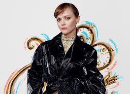 Although there are not many rumors about her surgery, we could still find a bit of difference in her. Christina Ricci Bio Net Worth Dating History Husband Family Parents Siblings Nationality Age Height Body Size Awards Wiki Facts Kids Wikiodin Com