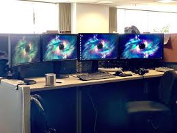 Setting up a triple monitor for your laptop or for your desktop is actually quite simple! Pcs Today A Twitteren The Thought Process Behind This Setup One Monitor Pathetic 2 Monitors Unprofessional 3 Monitors Nearly 4 Perfection By U Ddogreddit On Reddit Monitors Quadmonitors Editing
