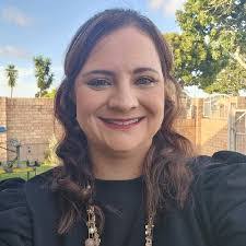 Elaine Luck's Instagram, Twitter & Facebook