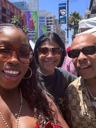 Random & lately… disappearing eyes and smiles either way. 💃🏾✨  #StayAltaOutNow 🎵🎵🎵 #welcomehomeStellshouse