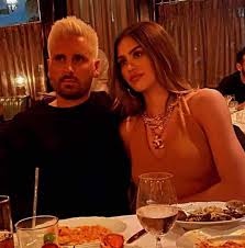 Amelia had her back to the camera as she appeared to be trying to reach. Dlisted Scott Disick And Amelia Hamlin S Relationship Has Reached The Instagram Official Stories Only Phase