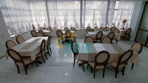 Hotelul livadia beneficiază de o poziționare privilegiată, în apropierea izvoarelor stațiunii olănești. Livadia 3bis Ro