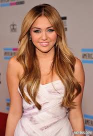 Pin By Mercedes On Hair Miley Cyrus Long Hair Miley Cyrus Hair Hair Styles