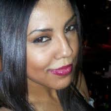 Robyn Gillespie's Instagram, Twitter & Facebook