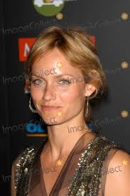 Amber Valletta Pictures and Photos