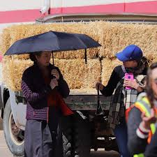 Джордж блэкледж, бывший шериф, наслаждается покоем на ранчо в горах монтаны вместе со своей супругой маргарет. Let Him Go 2020 Full Cast Letting Go Of Him Movies To Watch Movies