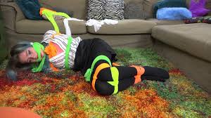 Luna Grey | Bondage-Guru.net