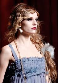 Christian Dior Fall 2011 Rtw Via Vogue Com Romantic Hairstyles Dior Couture Christian Dior