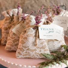 Eine ideale geschenkidee für die freundin, zum muttertag, valentinstag oder zur hochzeit. Gastgeschenke Hochzeit Selber Machen 37 Originelle Ideen Mit Bildern