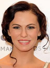 You can create waves in your short bob haircut when your hair are not naturally curly or wavy. 50 Simple Bridal Hairstyles For Curly Hair